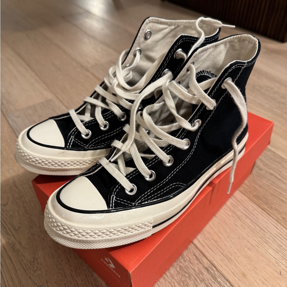 Converse Chuck 70 High Top Sneakers | Black | Womes size 7, Men’s size 5